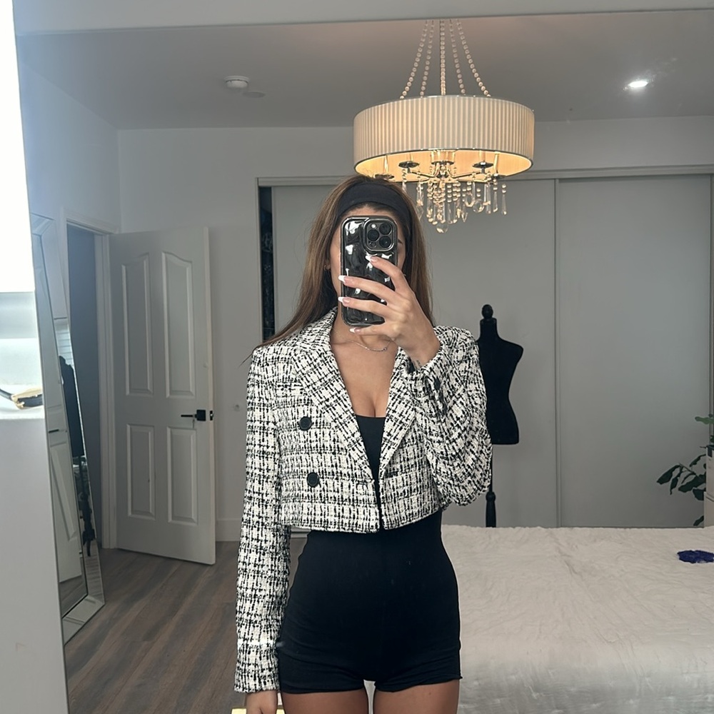 🤍 - Picture 3 of 4